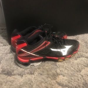 Women’s volleyball Mizuno red and black shoes